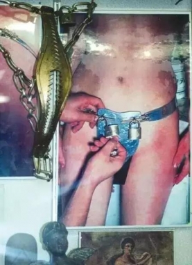 被处女情结折磨了几个世纪，她们今天却依旧带着道德的贞操带