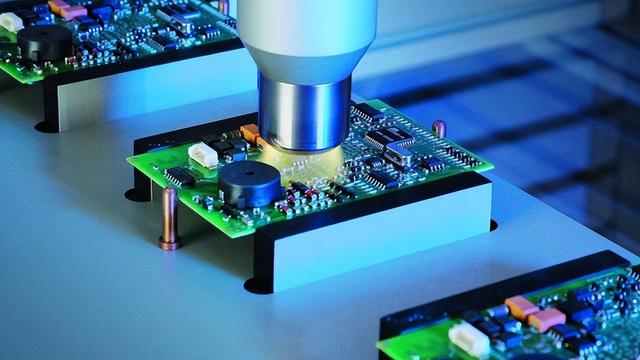 比原子弹还稀有，全世界仅2个国家掌握，制造光刻机太难了