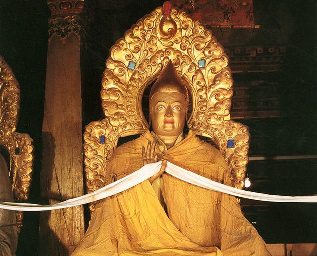 达赖和班禅有什么区别？