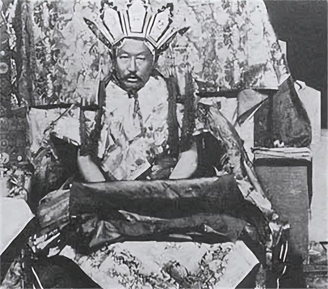 达赖和班禅有什么区别？