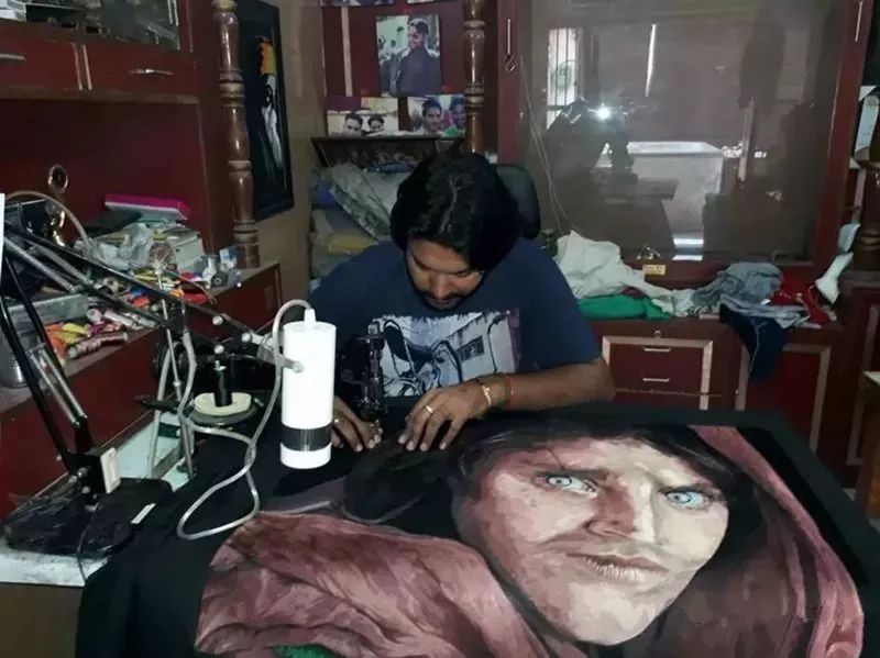 15299788343289bdcf1f40e