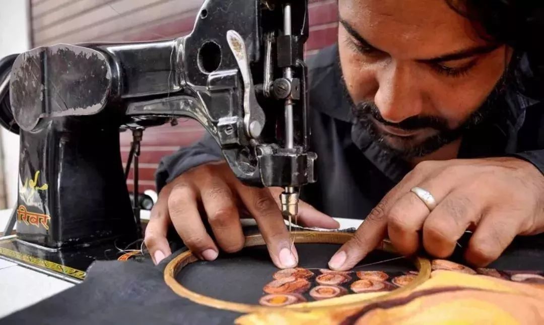 1529978908920f038df7e85