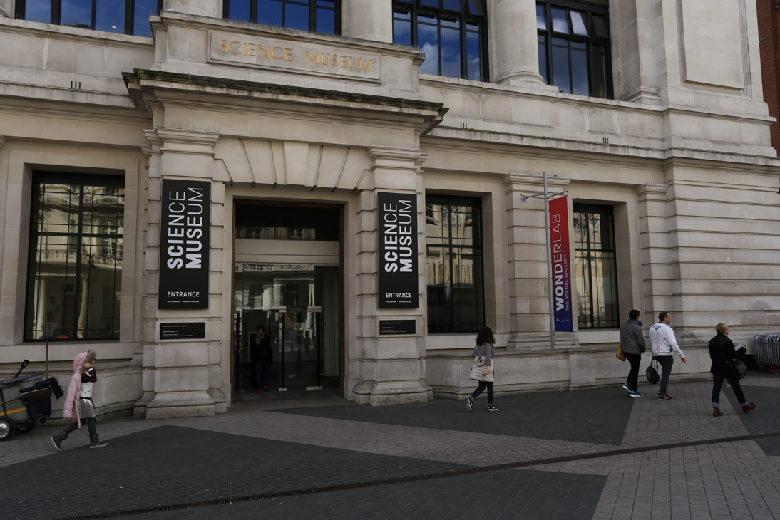 15266087508637a8a933869