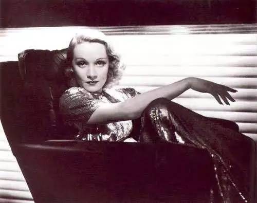 15274560737403521202886