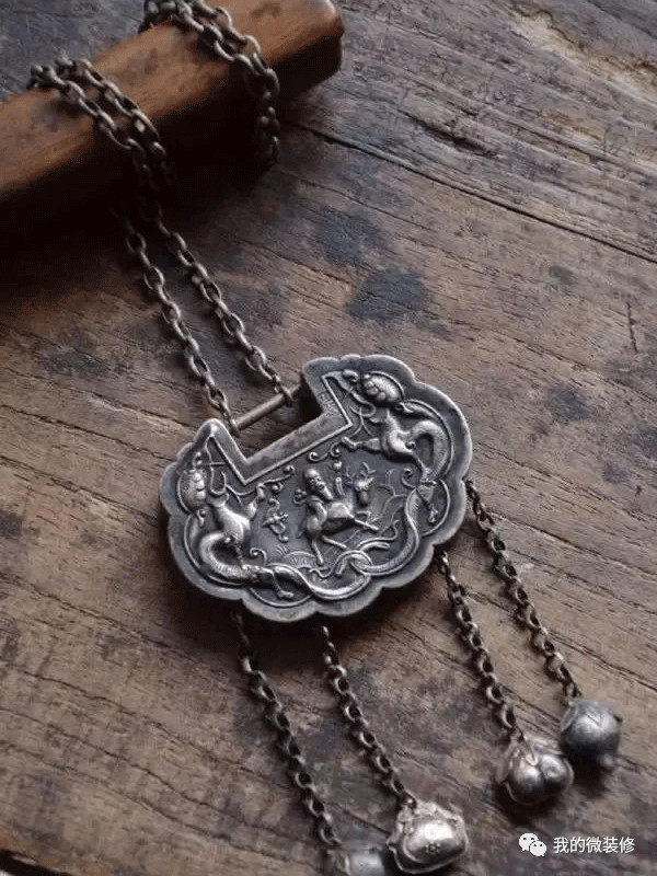 1529656841217b6b9d5f7c6