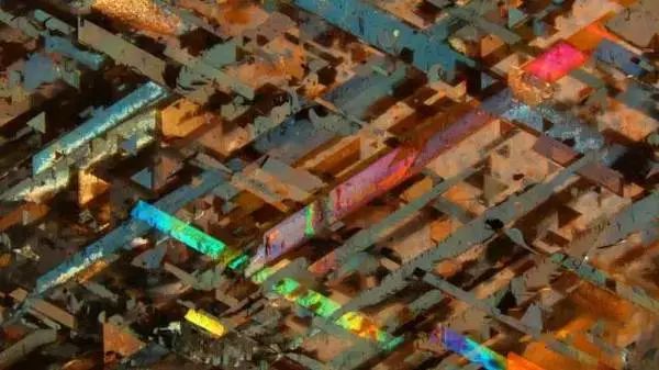 1529357687091f702ab5df6