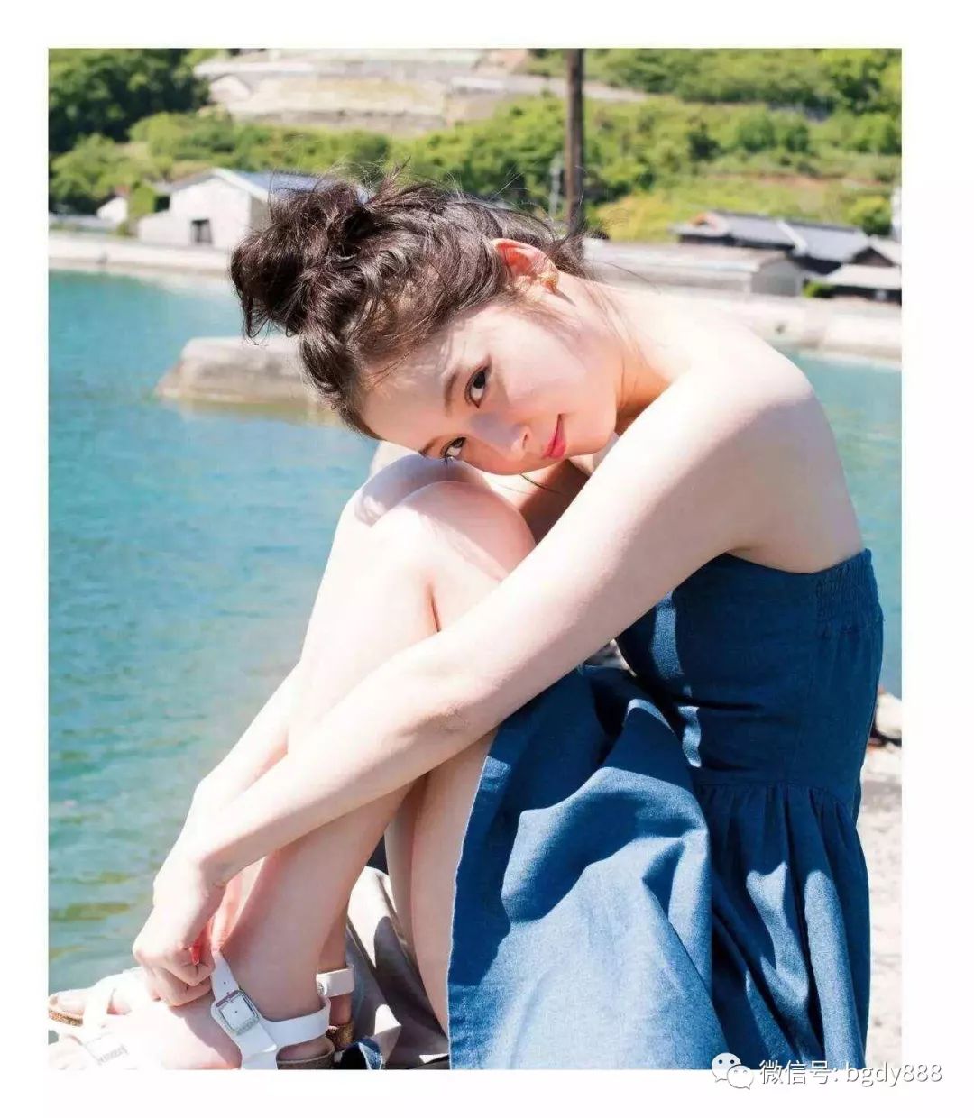 1523933453852dd5cfb50b1