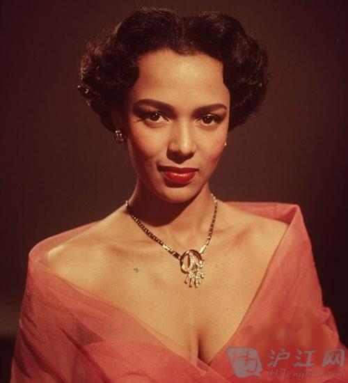 37e50001e14c2d423a3c