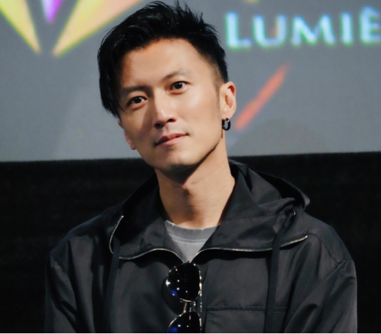 这一次，王菲与谢霆锋，联手给娱乐圈的明星们“上了一课”