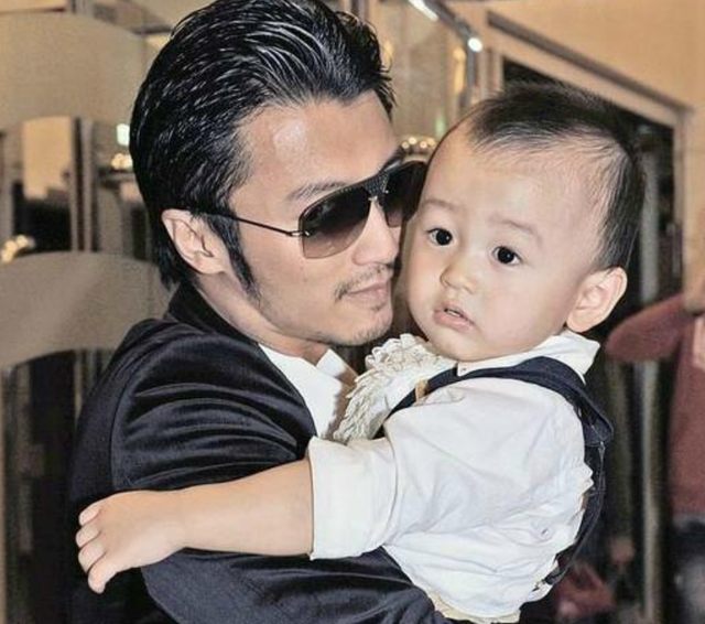 这一次，王菲与谢霆锋，联手给娱乐圈的明星们“上了一课”