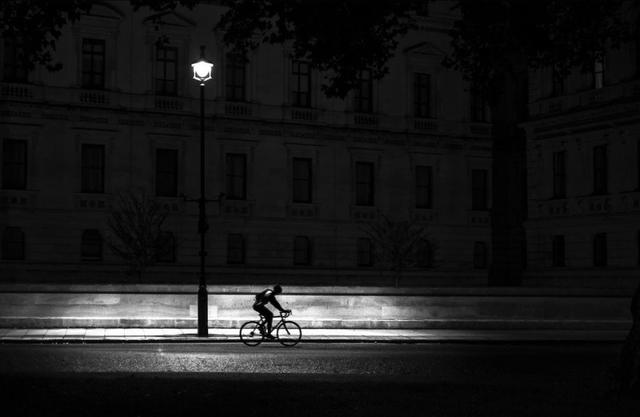 摄影是一场关于光与影的游戏：Alan Schaller