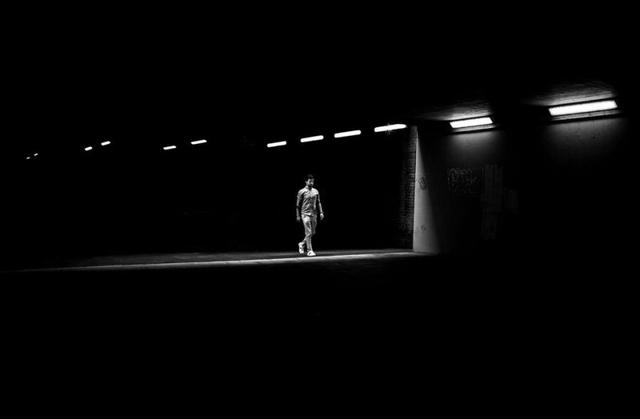 摄影是一场关于光与影的游戏：Alan Schaller