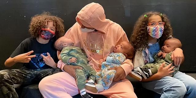 好莱坞明星公开反对一夫一妻制，在8年里同时交往多名女性