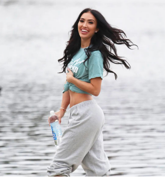 好莱坞明星公开反对一夫一妻制，在8年里同时交往多名女性