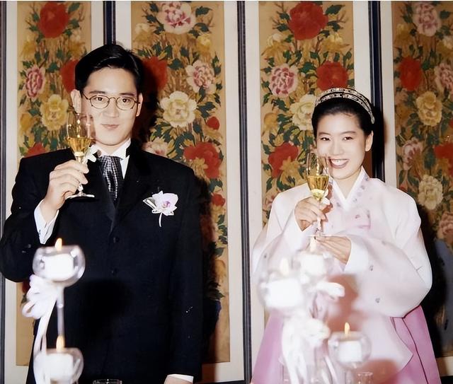 23年后才明白，“三星公主”李富真嫁给穷保安，这步棋有多高明