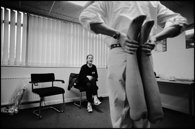 她天生无腿！21岁跑进残奥会，23岁惊艳时尚界：活着，就为了打脸