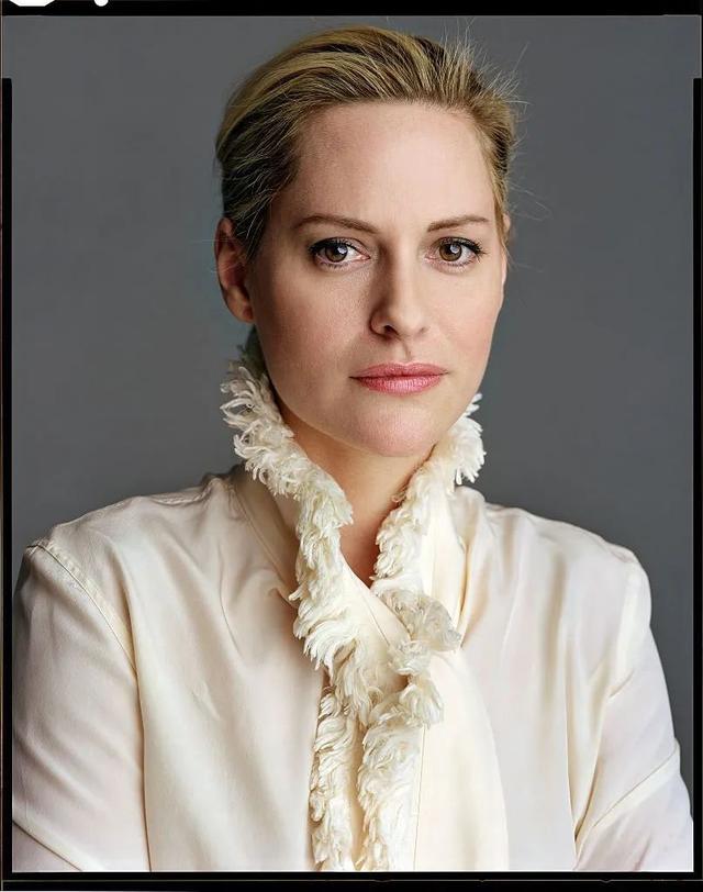 她天生无腿！21岁跑进残奥会，23岁惊艳时尚界：活着，就为了打脸