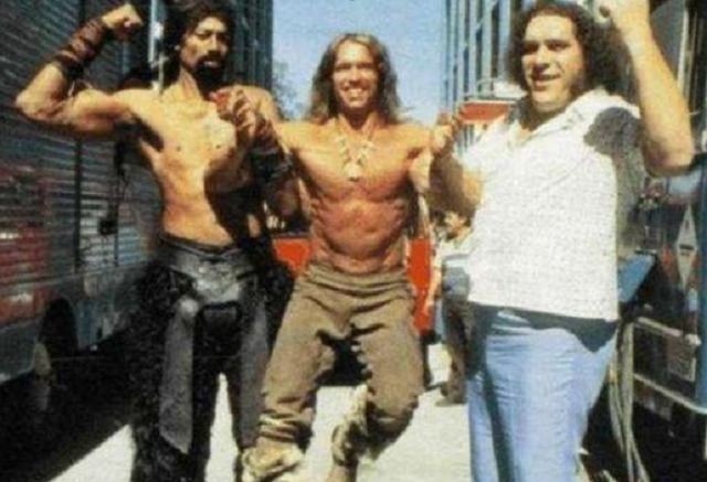 巨人安德雷：一口气能喝156罐啤酒，去世后骨灰重达15斤