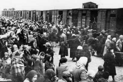 二战最可怕集中营！35种死法，摄影师记录纳粹手下囚犯们真实生活