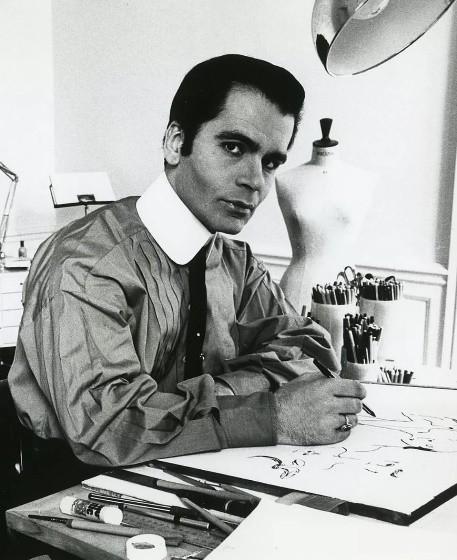 老佛爷情史：37岁爱上19岁“坏男孩”，和圣罗兰成情敌，孤独终老