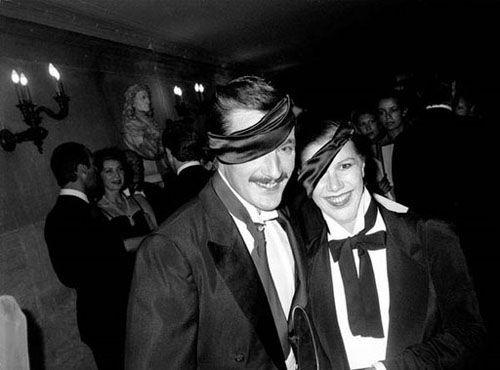 老佛爷情史：37岁爱上19岁“坏男孩”，和圣罗兰成情敌，孤独终老