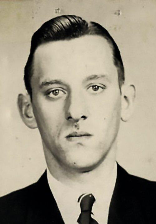 《安妮日记》背叛者被找到！竟也是犹太人，安妮父亲还帮着隐瞒