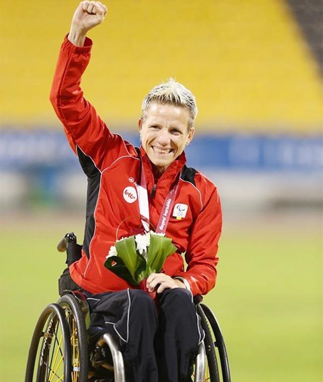 拿到世界冠军之后，她不愿忍受绝症的折磨，在40岁选择安乐死