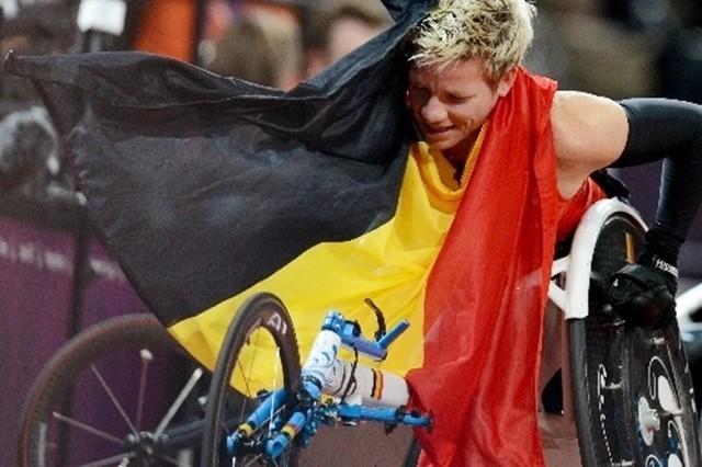 拿到世界冠军之后，她不愿忍受绝症的折磨，在40岁选择安乐死