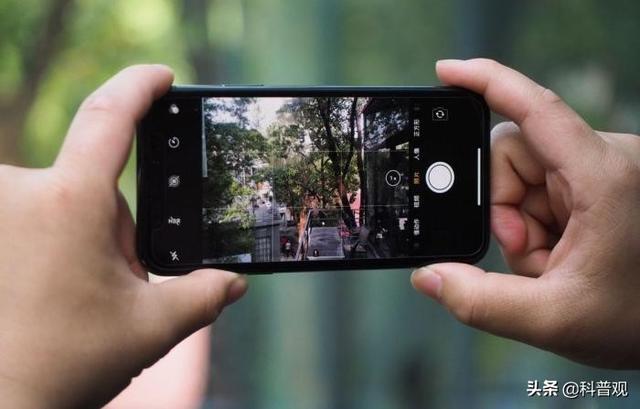 人类眼睛的秘密：人眼像素高达5.76亿，这到底意味着什么？