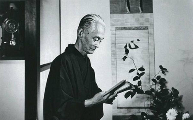 川端康成获诺贝尔奖后，为何口吞煤气自杀？临死前还对司机说抱歉