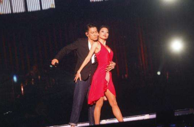 影响刘德华的4个女人：两个让他丢脸抑郁，两个让他身心快乐