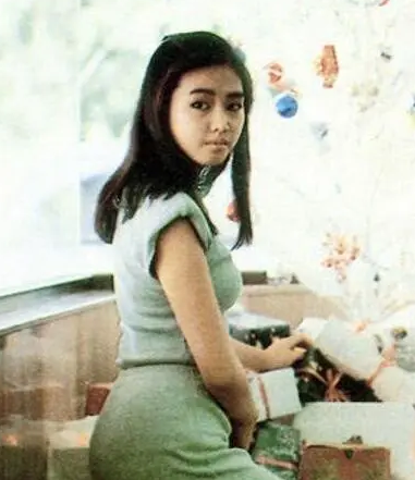 影响刘德华的4个女人：两个让他丢脸抑郁，两个让他身心快乐