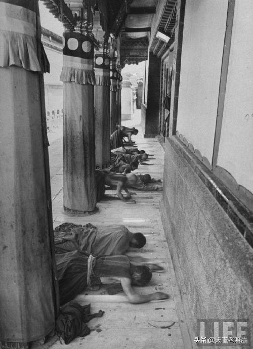 1947年7月青海塔尔寺 9岁的十世班禅及寺内实拍照片集