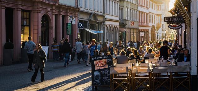 宇宙的终极理论？弦理论以及它的11维时空