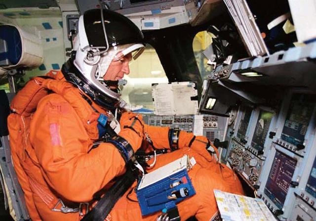 宇宙的终极理论？弦理论以及它的11维时空