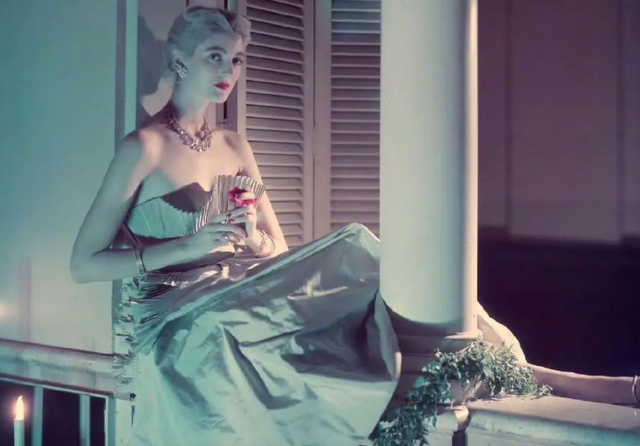 超模卡门：77岁被骗光积蓄，83岁仍有性生活，91岁双腿依旧迷人