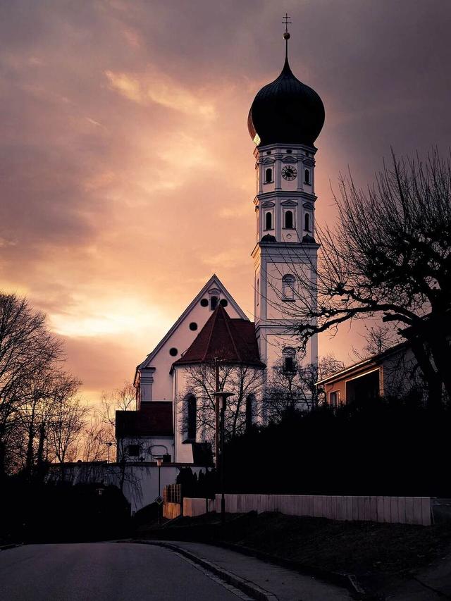 最震撼的人心爱情小说《荆棘鸟》：世上没有一种爱，能被轻易得到