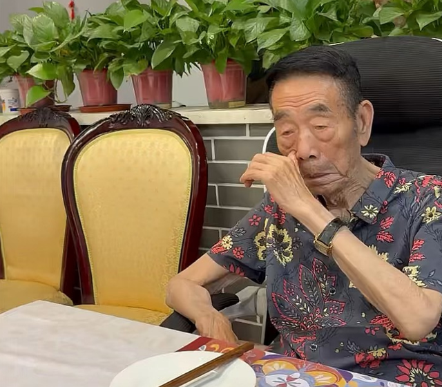 上午剪彩下午离世？杨少华家人遭网暴，或有其他隐情