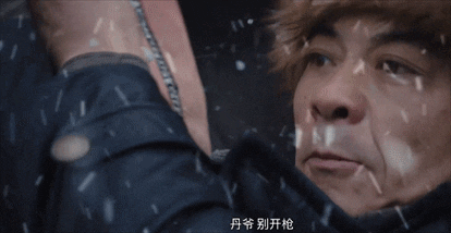 一身赘肉、满脸褶子，还要扎麻花辫双马尾强演少女，真是老不自知