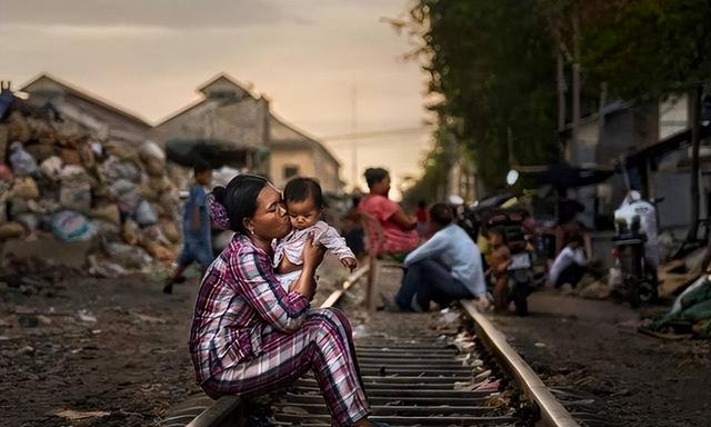 柬埔寨为什么这么乱？东南亚成白人的寻欢天堂，美国是罪魁祸首