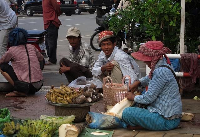 柬埔寨为什么这么乱？东南亚成白人的寻欢天堂，美国是罪魁祸首