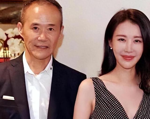 都说英雄难过美人关，74岁的王石，这辈子就栽在田朴珺身上