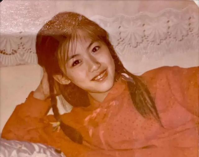 都说英雄难过美人关，74岁的王石，这辈子就栽在田朴珺身上