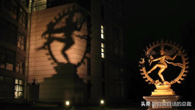 这个男人测量过金字塔，并暗示了他发现的秘密 | 432Hz