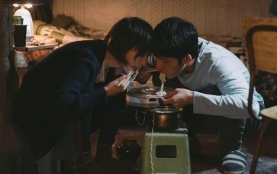 《路过未来》：多少浮华，只是过客！