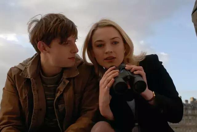 《在屋顶上流浪》这部口碑炸裂的R级片，道尽了青春期的烦恼