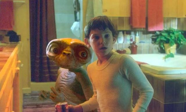 外星人的秘密就隐藏在这些剧里